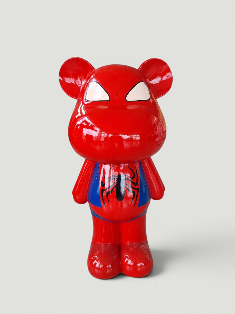 Lebensgroße rote Deko-Figur im Stil von Dobermann Design mit Spiderman-Motiv.