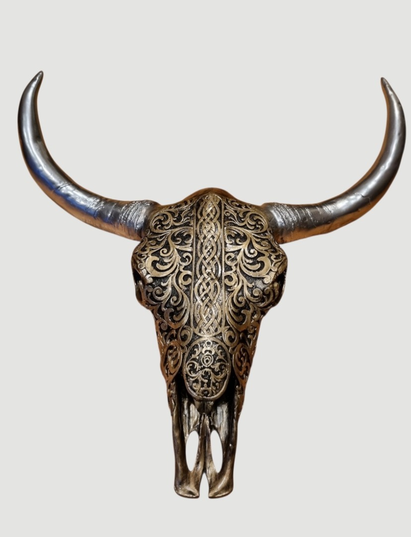 Verzierter Stier Schädel Wanddekor im Western- und Gothic-Stil, Gold- und Silberdetails