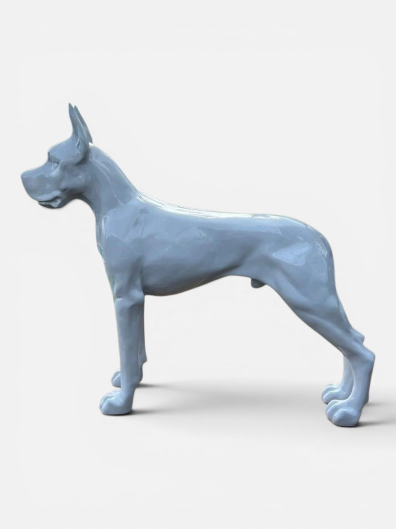 Moderne weiße Hochglanz-Skulptur einer Deutschen Dogge, 125 cm.