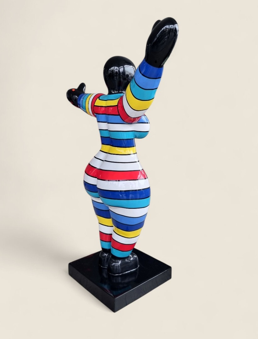 Dynamische abstrakte Skulptur "NANA": Bunte, handbemalte Kunstharz Skulptur.