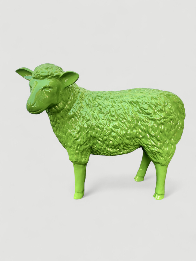 Grüne Schaf-Deko-Figur mit glänzender Oberfläche