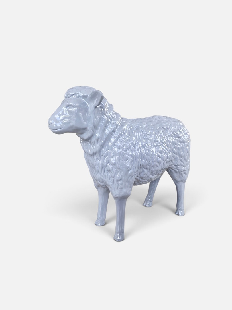Schaf pecora sheep Helle Schaf-Gartenfigur aus glänzendem Material, dekorativ und stilvoll.