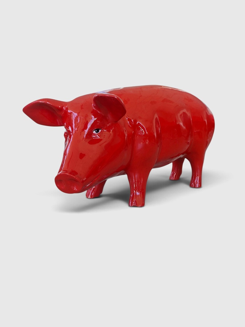 Rote Schweinefigur, glänzendes Design, dekoratives Keramikobjekt