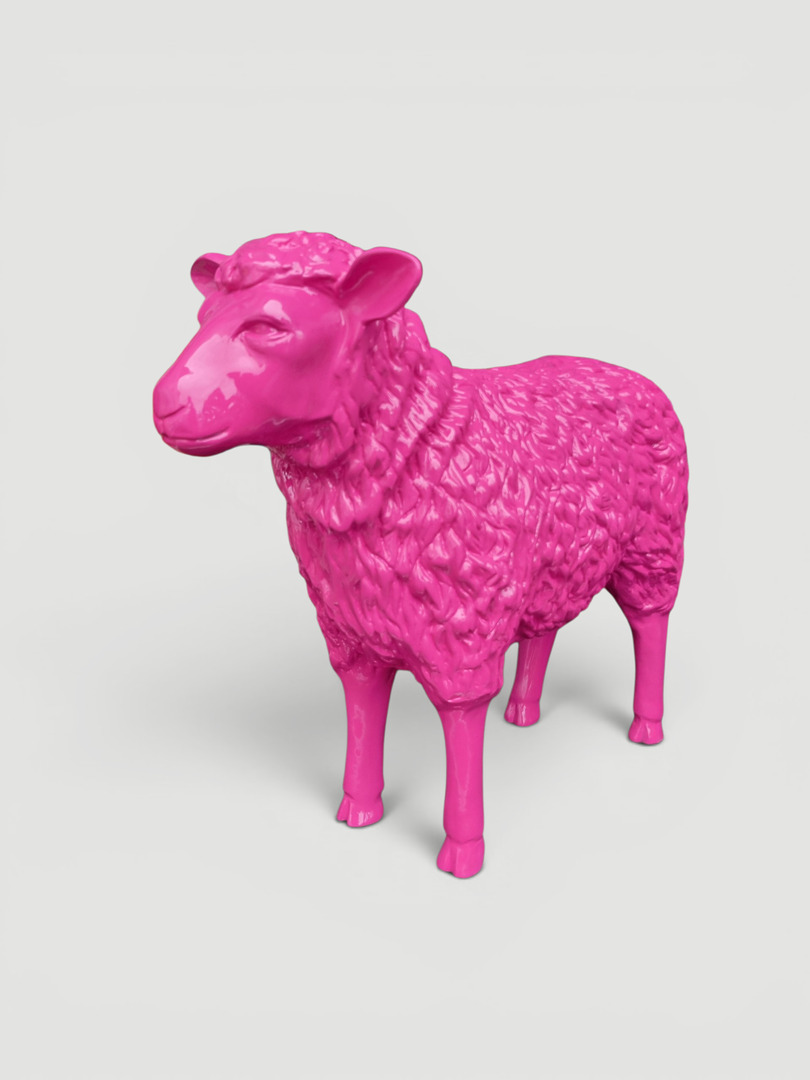 Lebensgroßes pinkes Deko Schaf, 75 cm, für Haus und Garten.