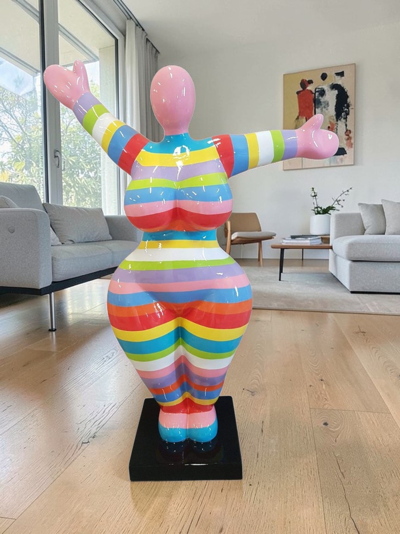 Nana Skulptur: Bunte Deko Figur im modernen Design, bis 132 cm erhältlich.