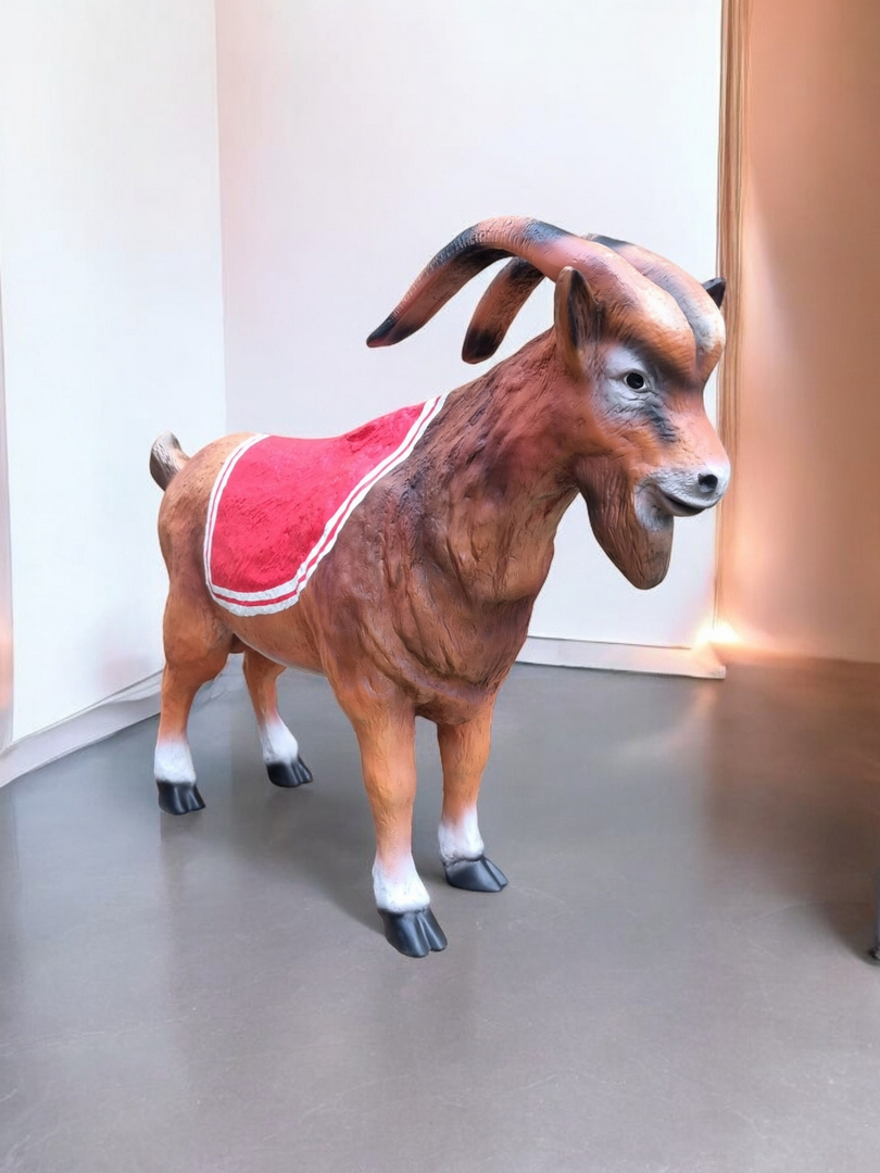 Geißbock Lebensgroßer brauner Geißbock, stehend, 106 cm. Ideal als Dekoration oder Sammlerstück. Geißbock Lebensgroß.