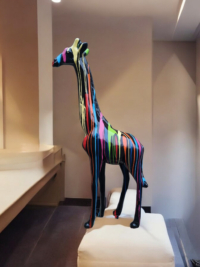 Giraffe Tierische Haus und Garten Dekoration Bunte skulpturen statuen bei shop.garten-fantasy.de