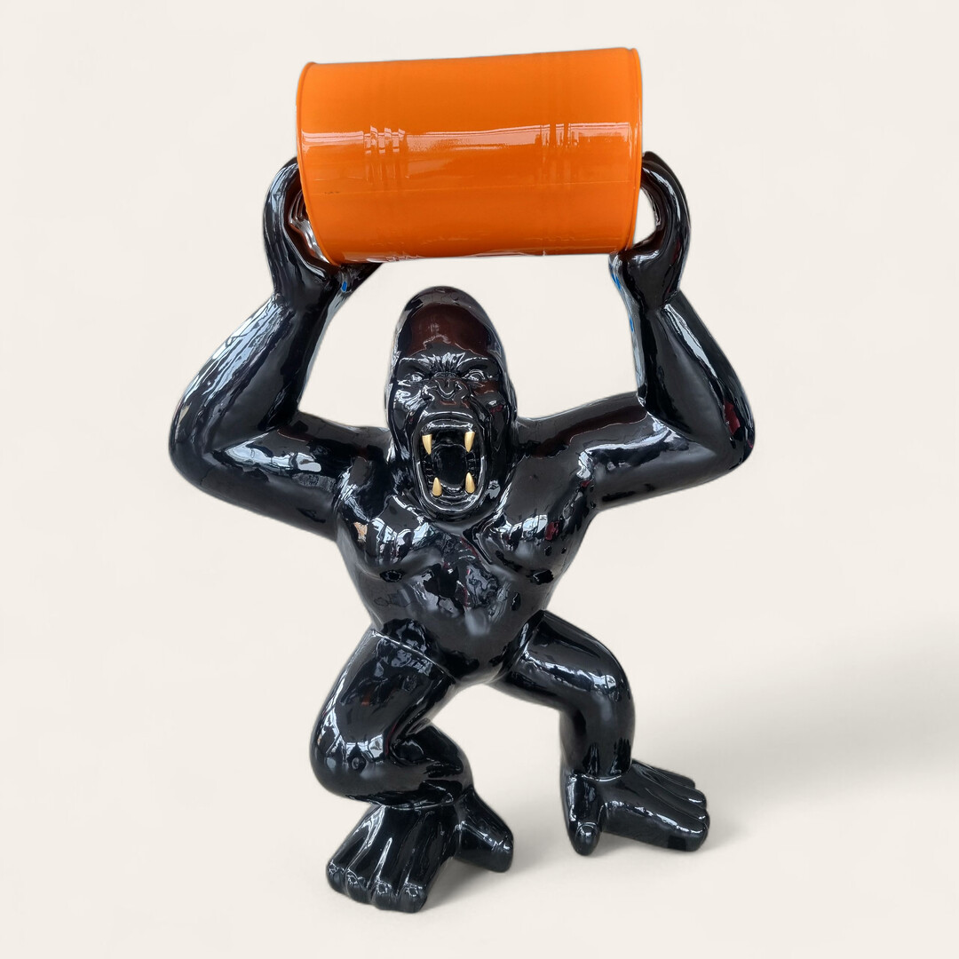 Gorilla Affe mit Fass Kunstbemalung Bunte Designer Deko Skulptur bis 2,50 m erhältlich 1 Gorilla mit Fass 250 cm Groß XXL Deko Figuren bei shop.garten-fantasy.de